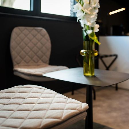 Les Thermes De Spa By La Cour De La Reine Hotel, Suites & Acces Gratuit Au Centre Thermal Bagian luar foto